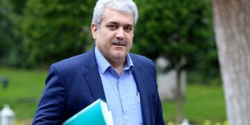 سورنا ستاری در مورد دادگاه حل اختلاف دانش بنیام