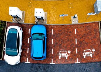 شارژ فوق سریع خودروهای الکتریکی با هوش مصنوعی امکانپذیر می شود