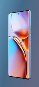 احتمالا گوشی موتو Edge 40 Pro  در سایر نقاط جهان معرفی خواهد شد و اولین گوشی موتورولا با تراشه Snapdragon 8  نسل ۲ خواهد بود.