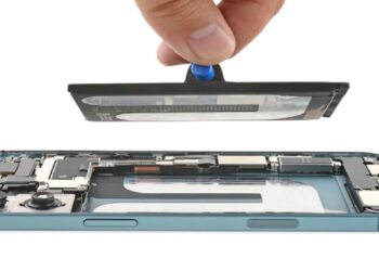 iFixit فناوری چسب جداشونده اپل را بررسی کرد
