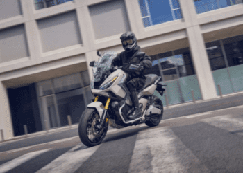 هوندا موتورسیکلت ترکیبی جدید X-ADV خود را معرفی کرد