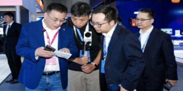 تصویر واقعی گوشی شیائومی 15 پرو لو رفت