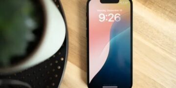 امکان تنظیم برنامه‌های پیش‌فرض تماس و پیام‌رسانی در نسخه iOS 18.2