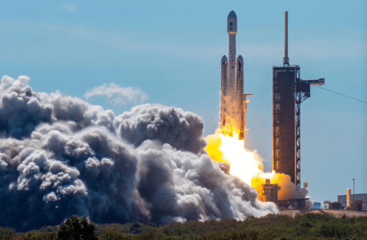 پرتاب فضاپیمای Europa Clipper ناسا برای جست‌وجوی حیات در قمر یخی اروپا