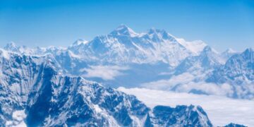 کوه اورست همچنان در حال رشد است!