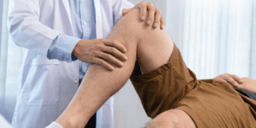 صدای تق‌ تق زانو هشداری احتمالی برای آرتروز است