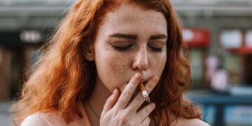 نجات جان 1.2 میلیون نفر با ممنوعیت فروش تنباکو برای نسل Z