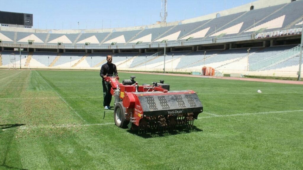 جا ماندن از تکنولوژی و علم روز باعث عقب ماندگی ایران در حوزه کاشت و نگهداری زمین های چمن فوتبال شده است.