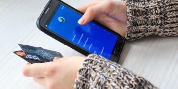 دسترسی به همراه بانک و اینترنت بانک های ایران از خارج از کشور