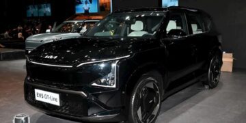 کیا شاسی‌بلند الکتریکی 2025 EV5 GT را معرفی کرد