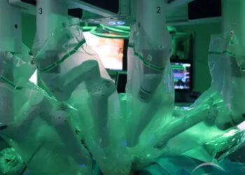 اولین پیوند دوگانه ریه کاملا رباتیک در جهان انجام شد