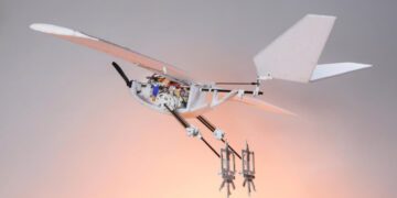 ربات پرنده RAVEN با الهام از کلاغ حرکت می‌کند