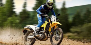 بررسی موتورسیکلت به‌روزرسانی شده DR-Z400S سوزوکی