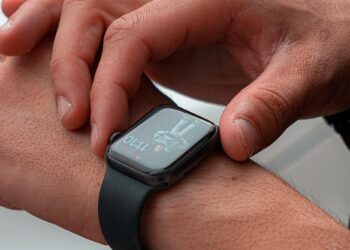 کشف مواد شیمیایی خطرناک در بند ساعت‌های هوشمند