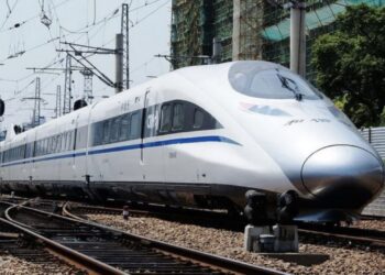 چین از سریعترین قطار تجاری جهان رونمایی کرد