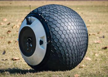 ربات کروی چینی مجرمان را دستگیر می کند