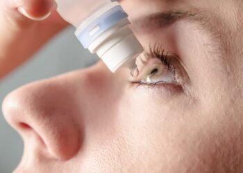 این قطره چشم دژنراسیون ماکولا وابسته به سن را درمان می کند