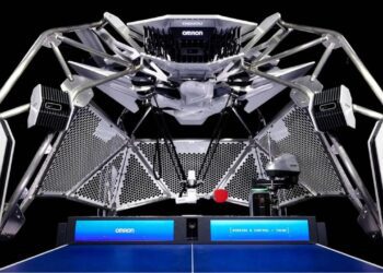 رقابت نفس‌گیر بازیکن المپیک تنیس روی میز با یک ربات