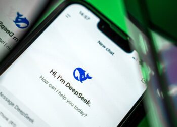 ترامپ: هوش مصنوعی DeepSeek باید هشداری برای شرکتهای فناوری آمریکا باشد