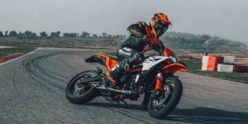 نگاهی به SMC R 390، موتورسیکلت جذاب و جدید KTM