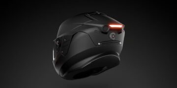 ارتقای ایمنی موتورسواران با کلاه‌ هوشمند iC-R