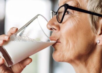 کاهش خطر سرطان روده با مصرف روزانه یک لیوان شیر