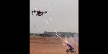 نبرد سگ رباتیک و پهپاد؛ آینده جنگ‌های هوشمند