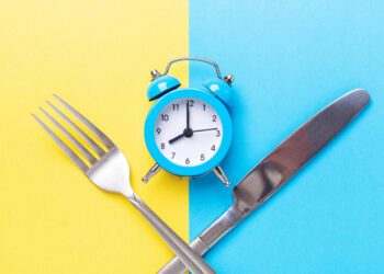با تغذیه هماهنگ با ریتم شبانه‌روزی بدن دیگر احساس خستگی نمی‌کنید