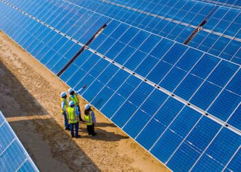 بزرگ‌ترین نیروگاه خورشیدی جهان در ابوظبی ساخته می‌ شود