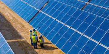 بزرگ‌ترین نیروگاه خورشیدی جهان در ابوظبی ساخته می‌ شود