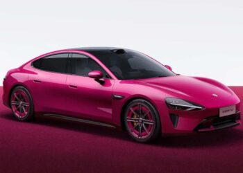 نسخه‌ای ویژه از خودروی SU7 برای سالگرد تأسیس شیائومی عرضه می‌شود