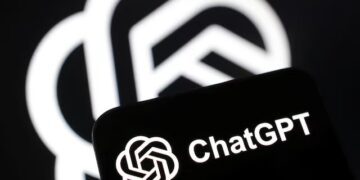 هوش مصنوعی DeepSeek در صدر اپلیکیشن‌های رایگان اپ استور اپل