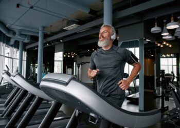 با ورزش منظم از پیشرفت آلزایمر جلوگیری کنید