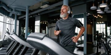 با ورزش منظم از پیشرفت آلزایمر جلوگیری کنید