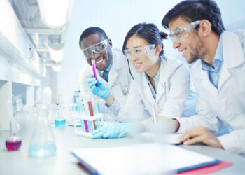 مردم همچنان پس از کرونا به دانشمندان اعتماد دارند