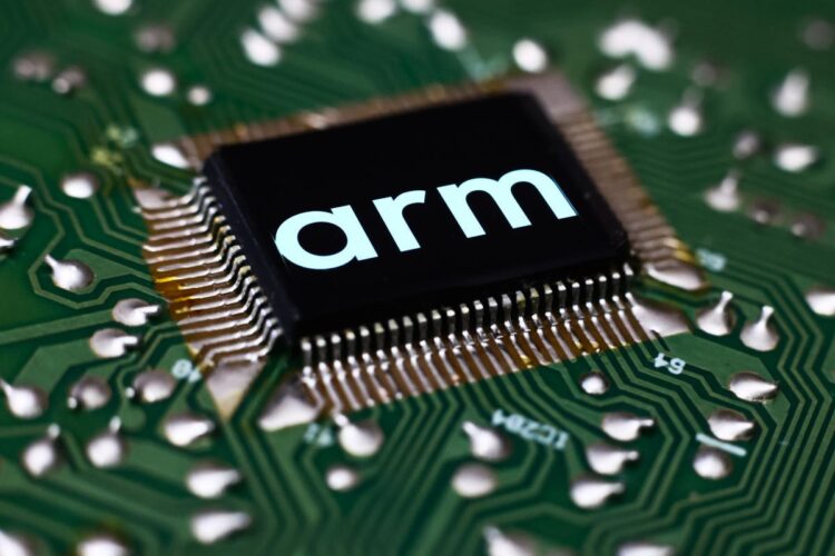 شرکت ARM به‌دنبال تولید تراشه اختصاصی؛ رقابت مستقیم با انویدیا و کوالکام