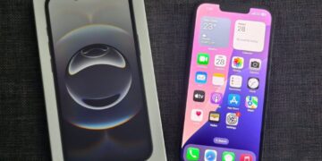 جعبه‌گشایی و نخستین نگاه به آیفون 16e