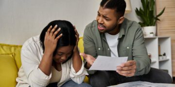 زوج‌ها سالانه ۵۸ بار درباره مسائل مالی بحث می‌کنند