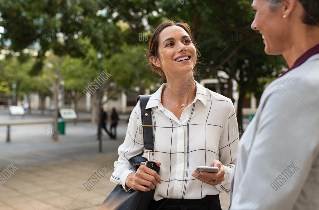 آیا واقعاً زنان بیشتر از مردان صحبت می کنند؟