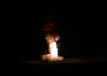 پرتاب موفق موشک بالستیک بین‌قاره‌ای توسط نیروی هوایی آمریکا