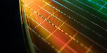 رونمایی مایکرون از تراشه 16 گیگابیتی DDR5 با فناوری لیتوگرافی EUV