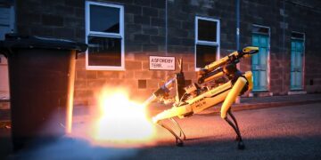 استفاده از سگ‌های رباتیک برای شناسایی و خنثی‌سازی بمب‌ها