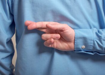 چرا گاهی بدون وجود هیچ پاداشی تقلب می‌کنیم؟