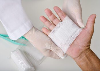 بهبود سریع زخم با پانسمان‌های نانوگل