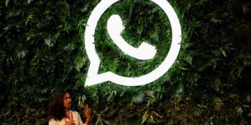 واتس‌اپ پشتیبانی از ورودی‌های تصویری و صوتی را به یکپارچه‌سازی خود با ChatGPT اضافه کرد