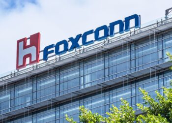 فاکسکان از مدل زبانی بزرگ FoxBrain رونمایی کرد
