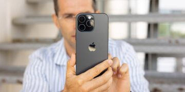 توسعه مودم 5G اختصاصی اپل برای آیفون ۱۸ پرو تأیید شد