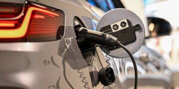 BYD از فناوری شارژ فوق سریع رونمایی کرد؛ دو برابر سریع‌تر از سامانه تسلا