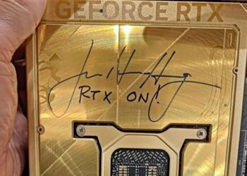 کارت گرافیک طلایی ROG RTX 5090 Astral با امضای جن‌سن هوانگ در GTC 2025 رونمایی شد