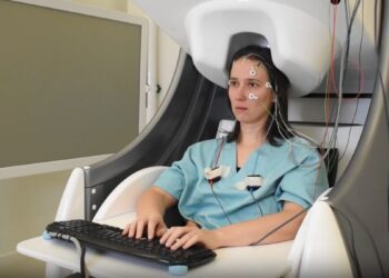 تبدیل افکار به جملات به کمک هوش مصنوعی